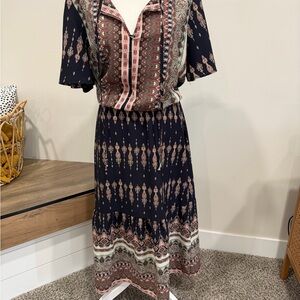 Elegant Navy and Red Patterned Maxi Dress